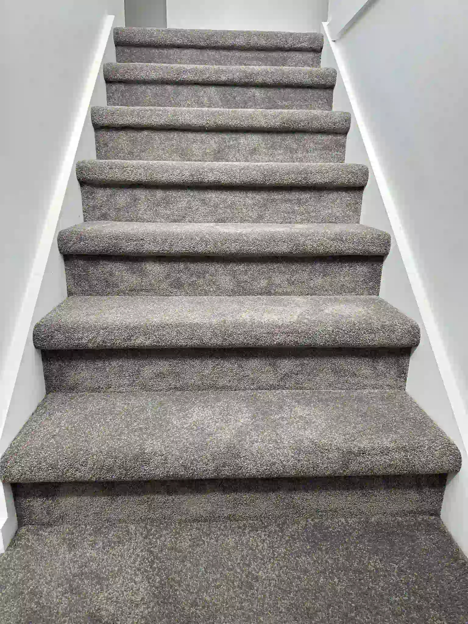 Carpet installation on stairs