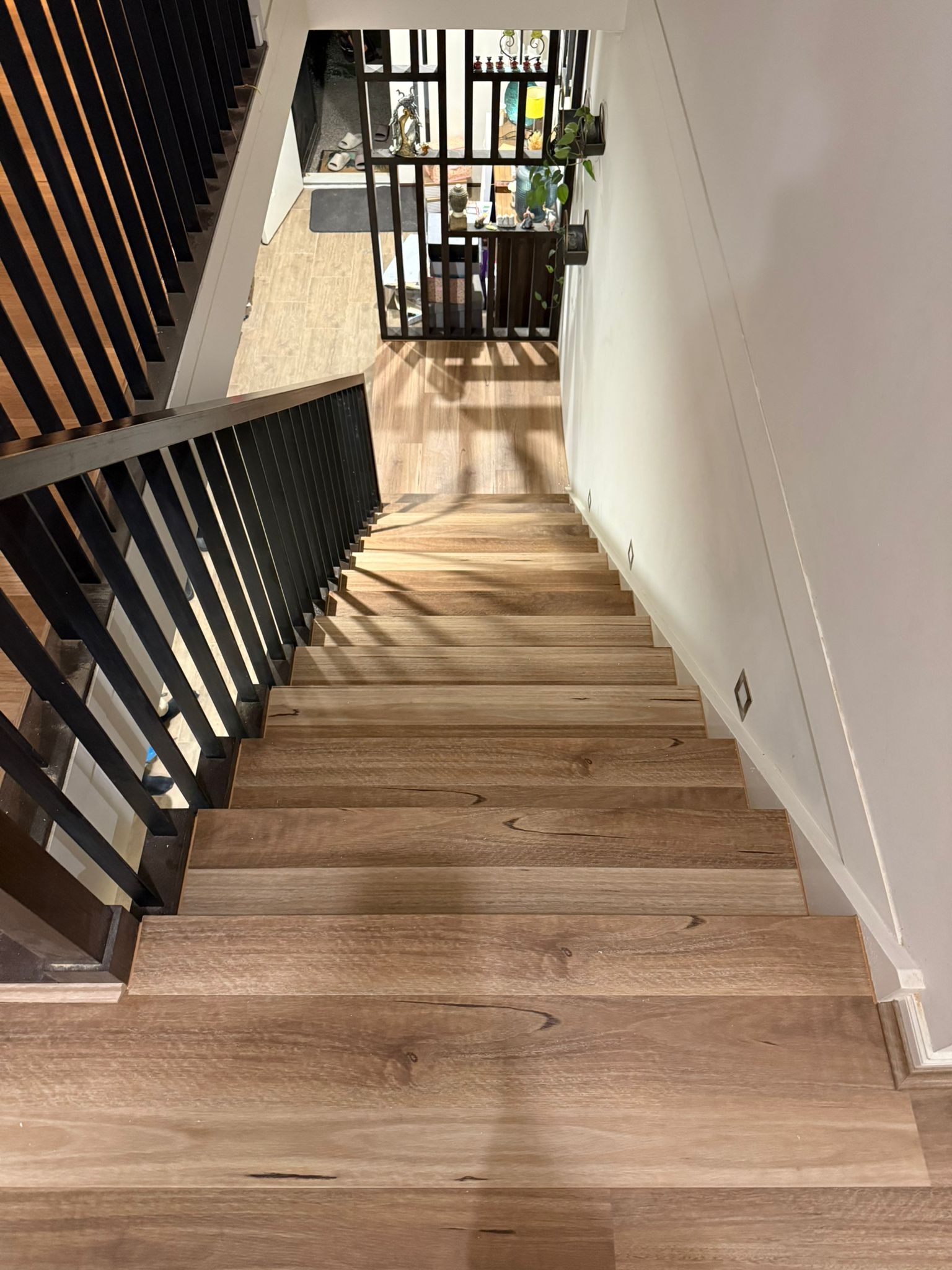 How Hybrid Flooring Installation Works in Melbourne?