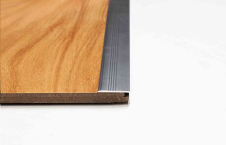 L-Angle-as-an-end-Trim-782321-Universal-Cover-Silver-HER_9471-min-460x295-1